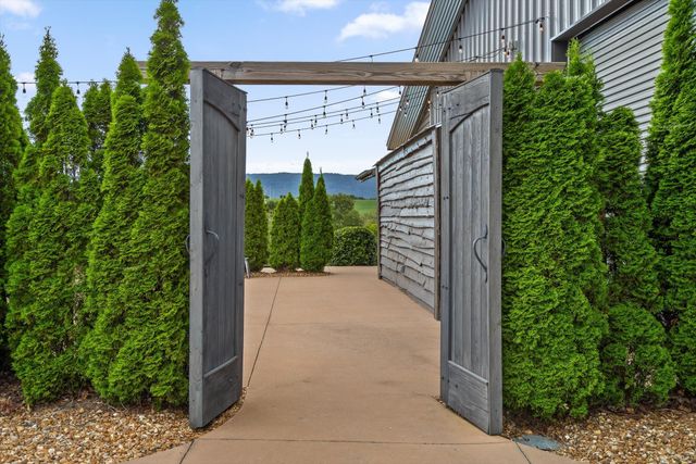 1020 Thomas Road, Benton, TN 37307