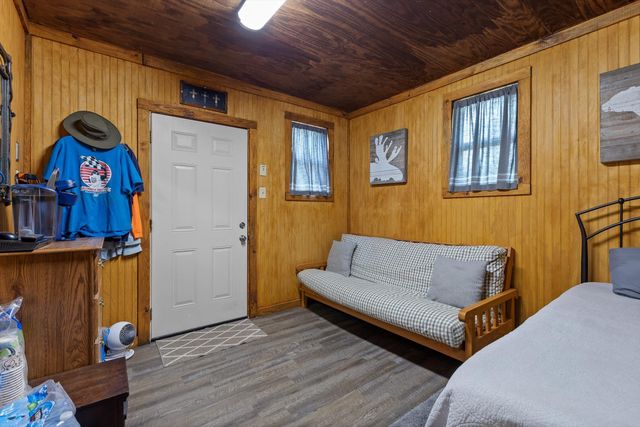 1020 Thomas Road, Benton, TN 37307