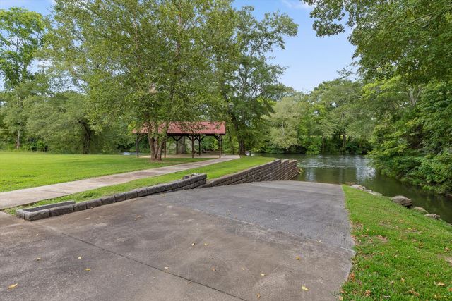 1020 Thomas Road, Benton, TN 37307