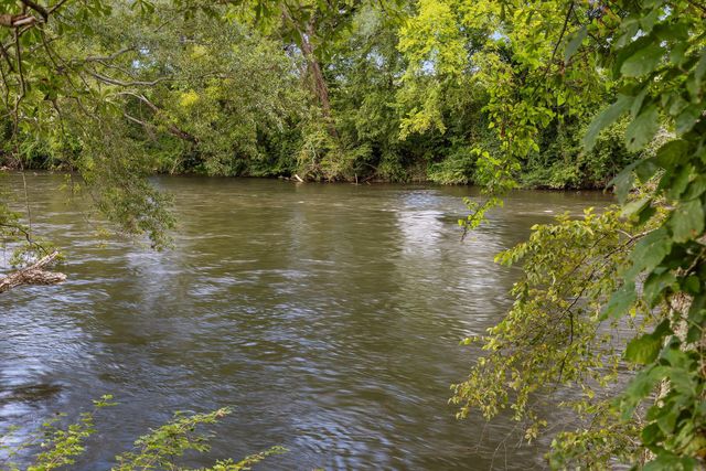 1020 Thomas Road, Benton, TN 37307