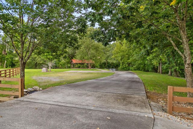1020 Thomas Road, Benton, TN 37307