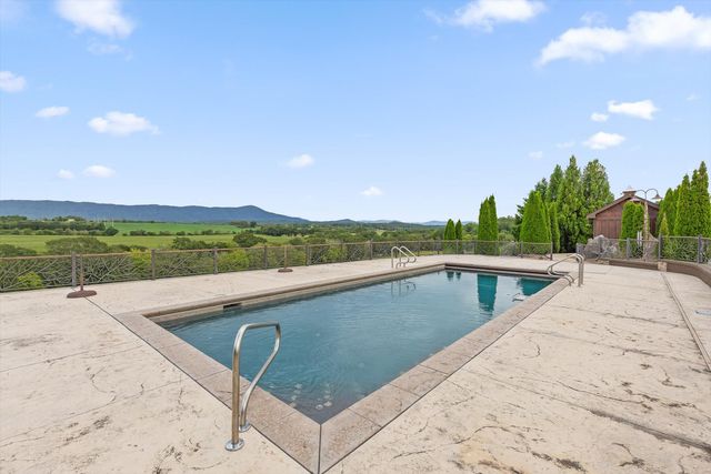 1020 Thomas Road, Benton, TN 37307