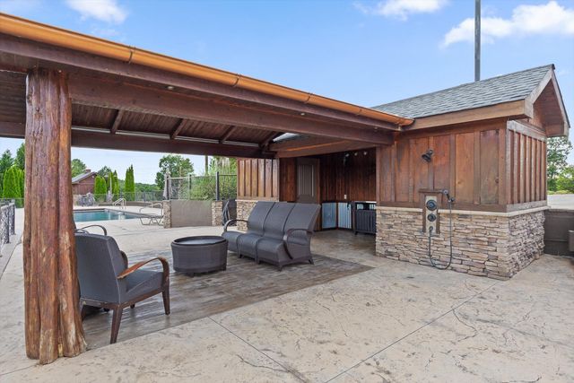 1020 Thomas Road, Benton, TN 37307