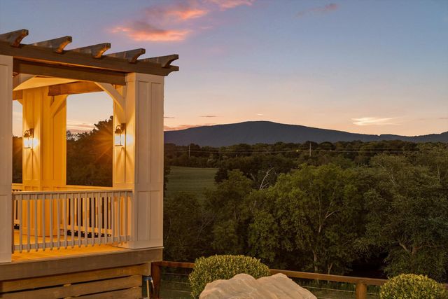 1020 Thomas Road, Benton, TN 37307