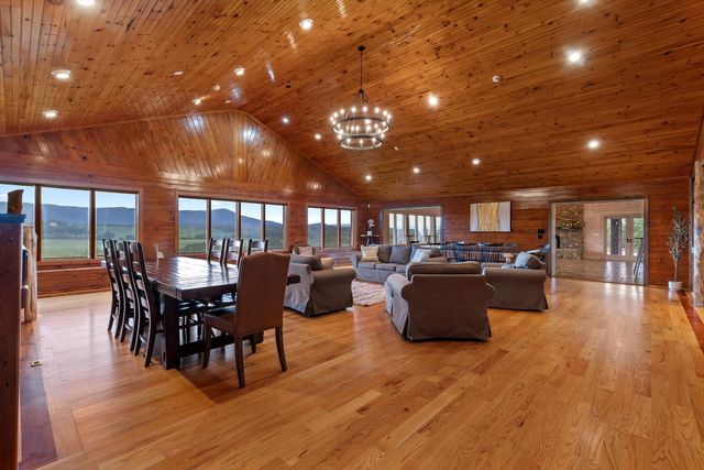 1020 Thomas Road, Benton, TN 37307