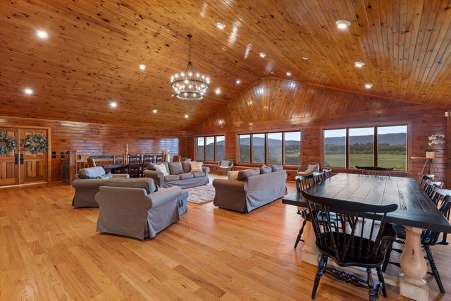 1020 Thomas Road, Benton, TN 37307