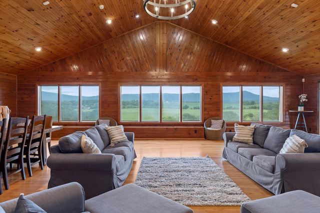 1020 Thomas Road, Benton, TN 37307