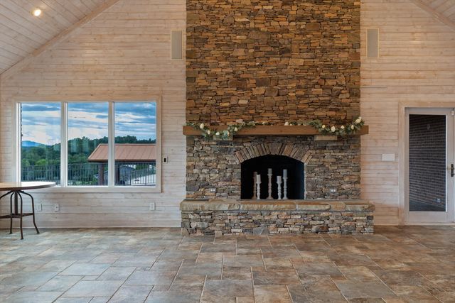 1020 Thomas Road, Benton, TN 37307