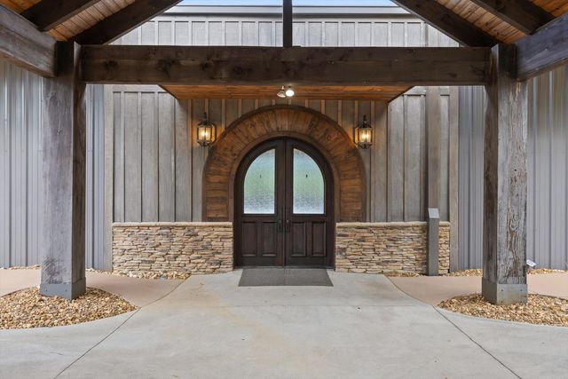 1020 Thomas Road, Benton, TN 37307