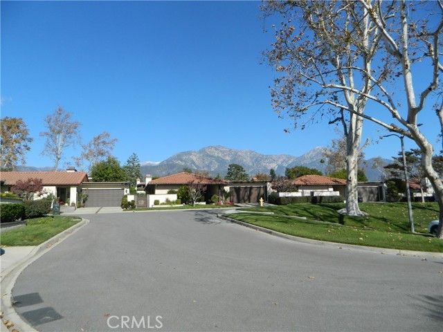 888 Via Maria, Upland, CA 91784