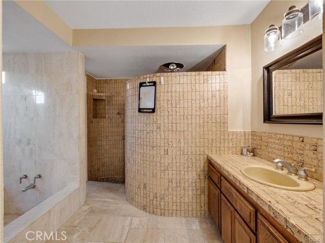 13088 Modoc Court, Apple Valley, CA 92308