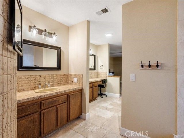 13088 Modoc Court, Apple Valley, CA 92308