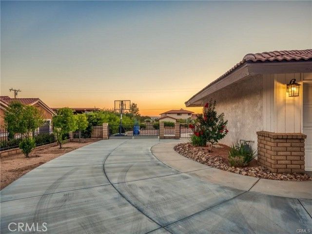 13088 Modoc Court, Apple Valley, CA 92308