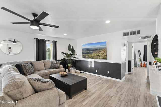 756 E EUGIE Avenue, Phoenix, AZ 85022