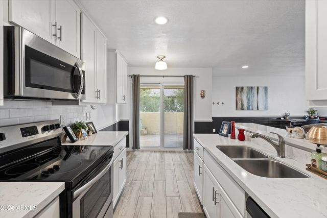 756 E EUGIE Avenue, Phoenix, AZ 85022