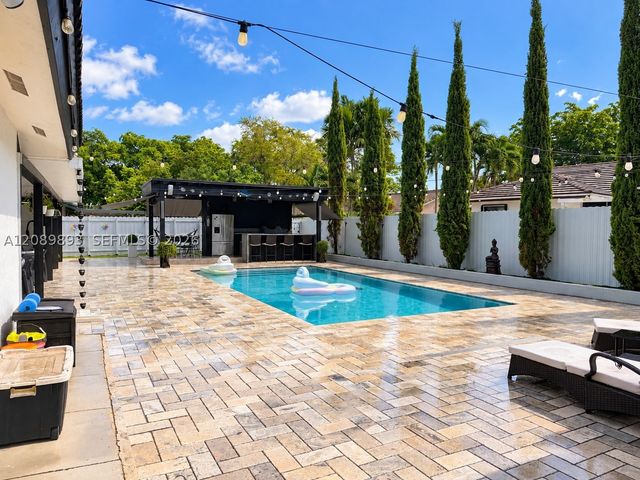 20743 SW 128 Ct, Miami, FL 33177
