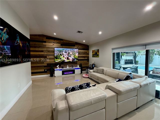 20743 SW 128 Ct, Miami, FL 33177