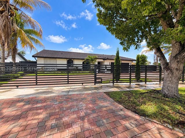 20743 SW 128 Ct, Miami, FL 33177