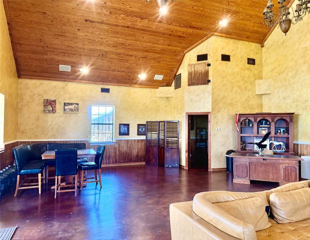 1257 County Road 132, Whitesboro, TX 76273