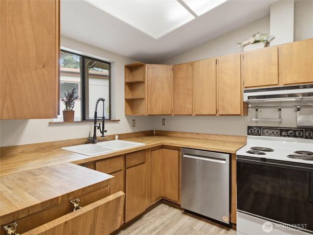 7836 Tanwax Drive SE, Olympia, WA 98513