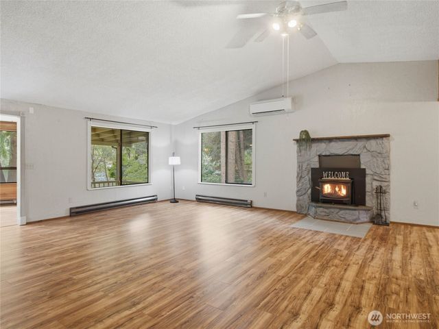 7836 Tanwax Drive SE, Olympia, WA 98513
