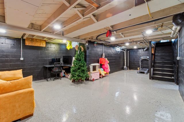 3310 E 12th Street, Des Moines, IA 50316