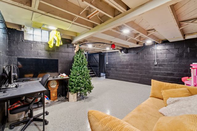 3310 E 12th Street, Des Moines, IA 50316