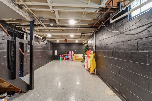 3310 E 12th Street, Des Moines, IA 50316