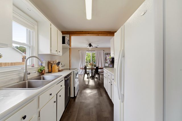 3310 E 12th Street, Des Moines, IA 50316