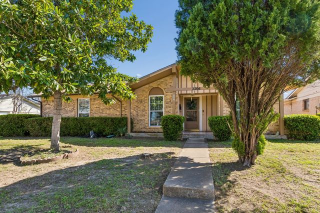 2206 Richbrook Drive, Garland, TX 75044