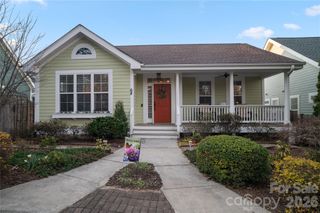 68 S Inglenook Lane, Flat Rock, NC 28731