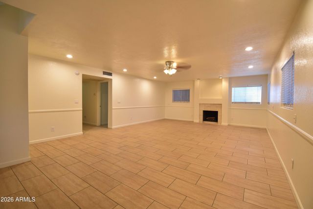 5570 W Becker Lane, Glendale, AZ 85304