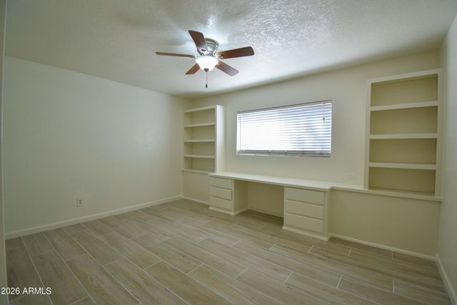 5570 W Becker Lane, Glendale, AZ 85304