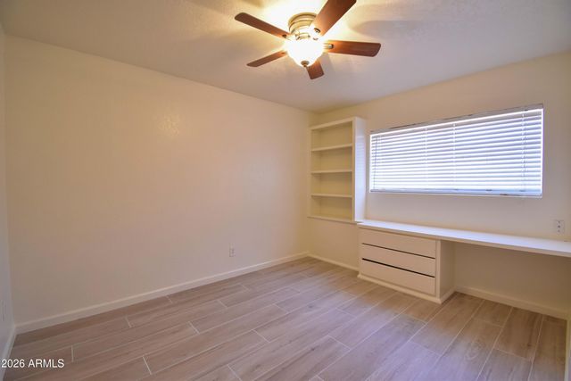 5570 W Becker Lane, Glendale, AZ 85304