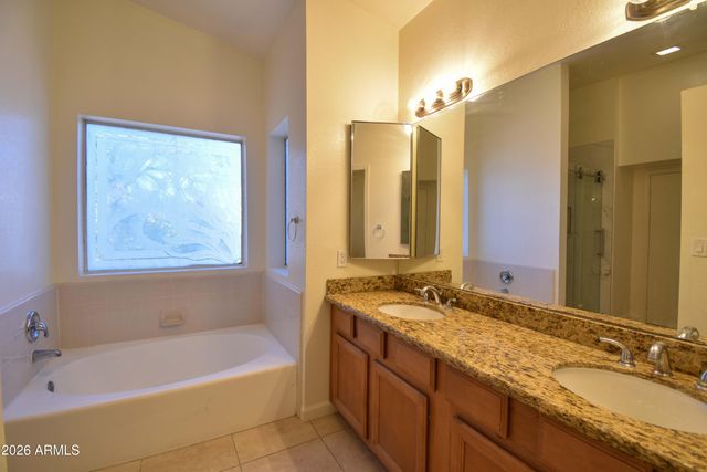 5570 W Becker Lane, Glendale, AZ 85304