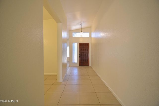 5570 W Becker Lane, Glendale, AZ 85304