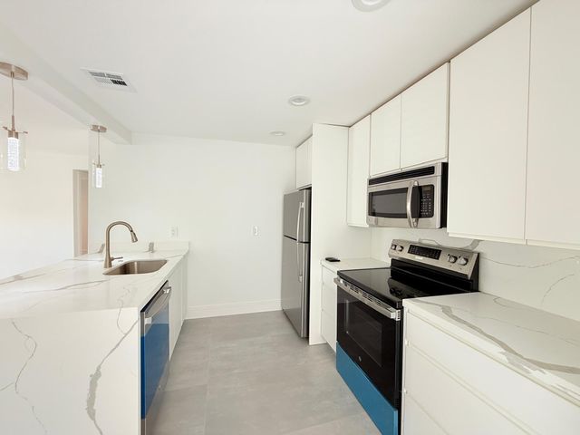 930 NE 24th Street, Pompano Beach, FL 33064