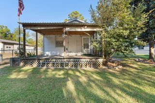 201 Lakeshore Drive, Onalaska, TX 77360