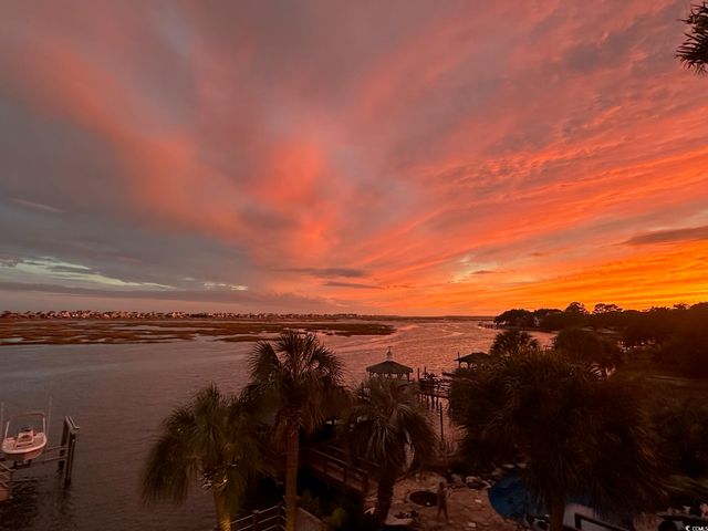 636 N Creekside Dr., Murrells Inlet, SC 29576