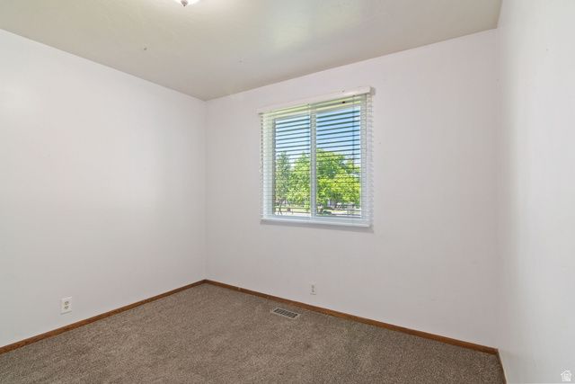11119 S LONDONDERRY DR, Sandy, UT 84092
