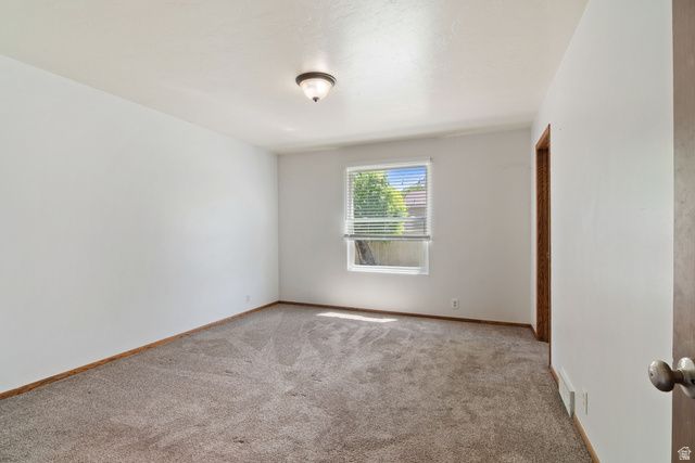 11119 S LONDONDERRY DR, Sandy, UT 84092
