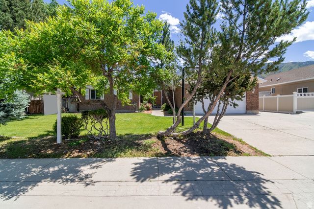 11119 S LONDONDERRY DR, Sandy, UT 84092