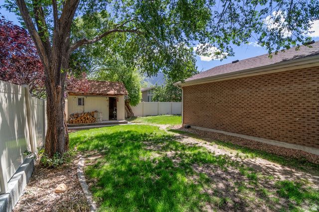 11119 S LONDONDERRY DR, Sandy, UT 84092