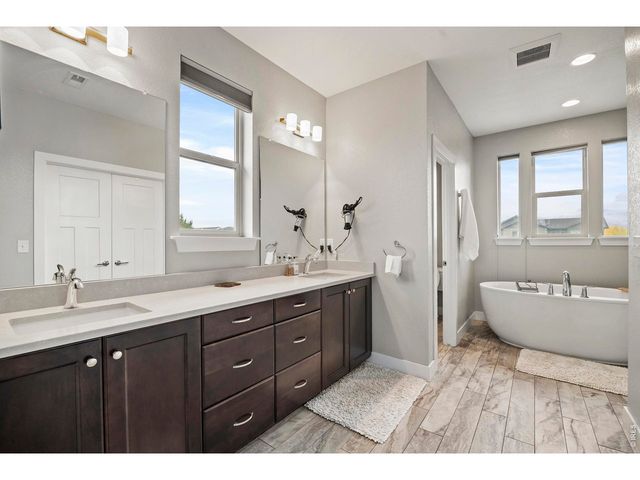 2572 Bluestem Willow Dr, Loveland, CO 80538