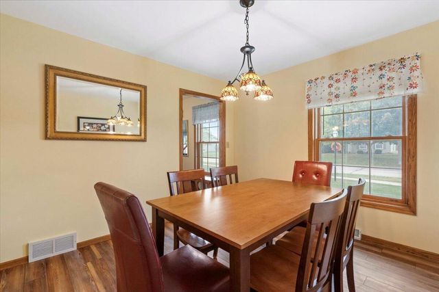 8780 W Lake Pointe DRIVE, Franklin, WI 53132
