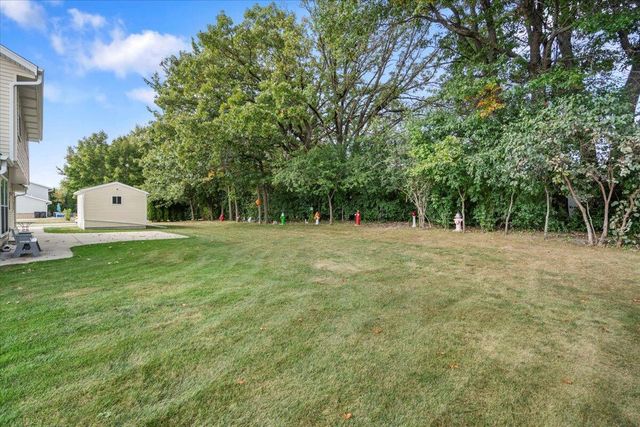 8780 W Lake Pointe DRIVE, Franklin, WI 53132