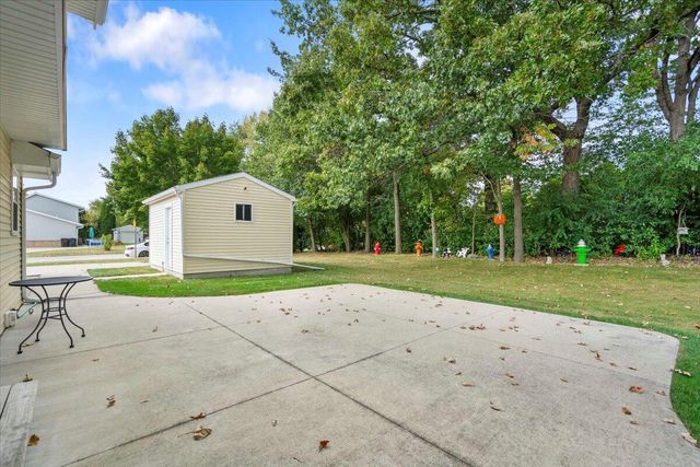 8780 W Lake Pointe DRIVE, Franklin, WI 53132