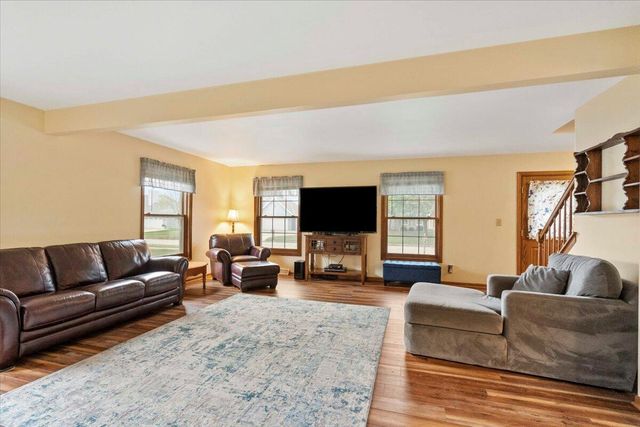 8780 W Lake Pointe DRIVE, Franklin, WI 53132