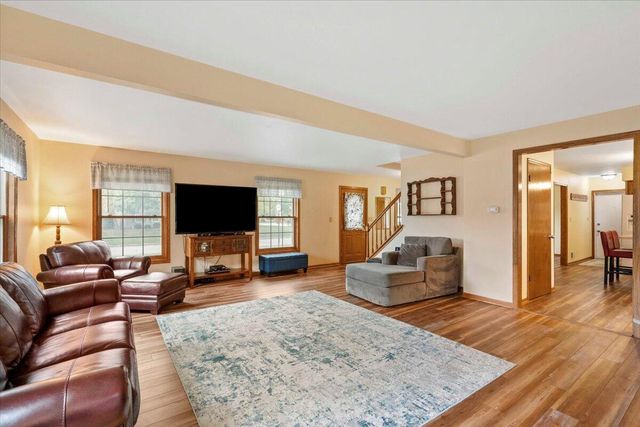 8780 W Lake Pointe DRIVE, Franklin, WI 53132