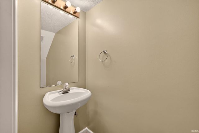 3381 S Oaklawn Circle, Bloomington, IN 47401